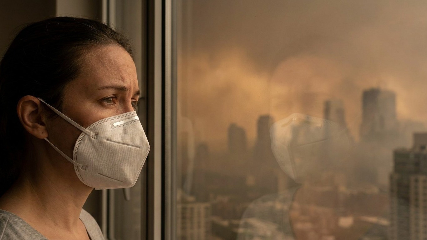 « I thought any mask was better than nothing »: why wildfire smoke particles slip straight into your alveoli