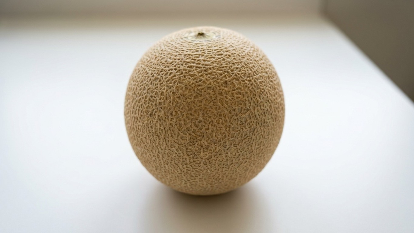 « I thought it was just a labelling mistake »: why these loose melons were pulled from Carrefour shelves overnight